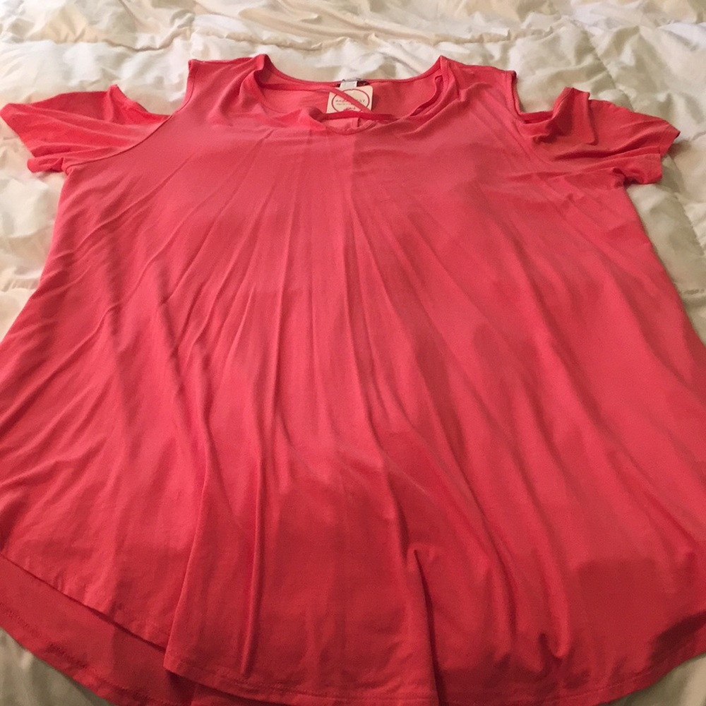 Cold shoulder tunic